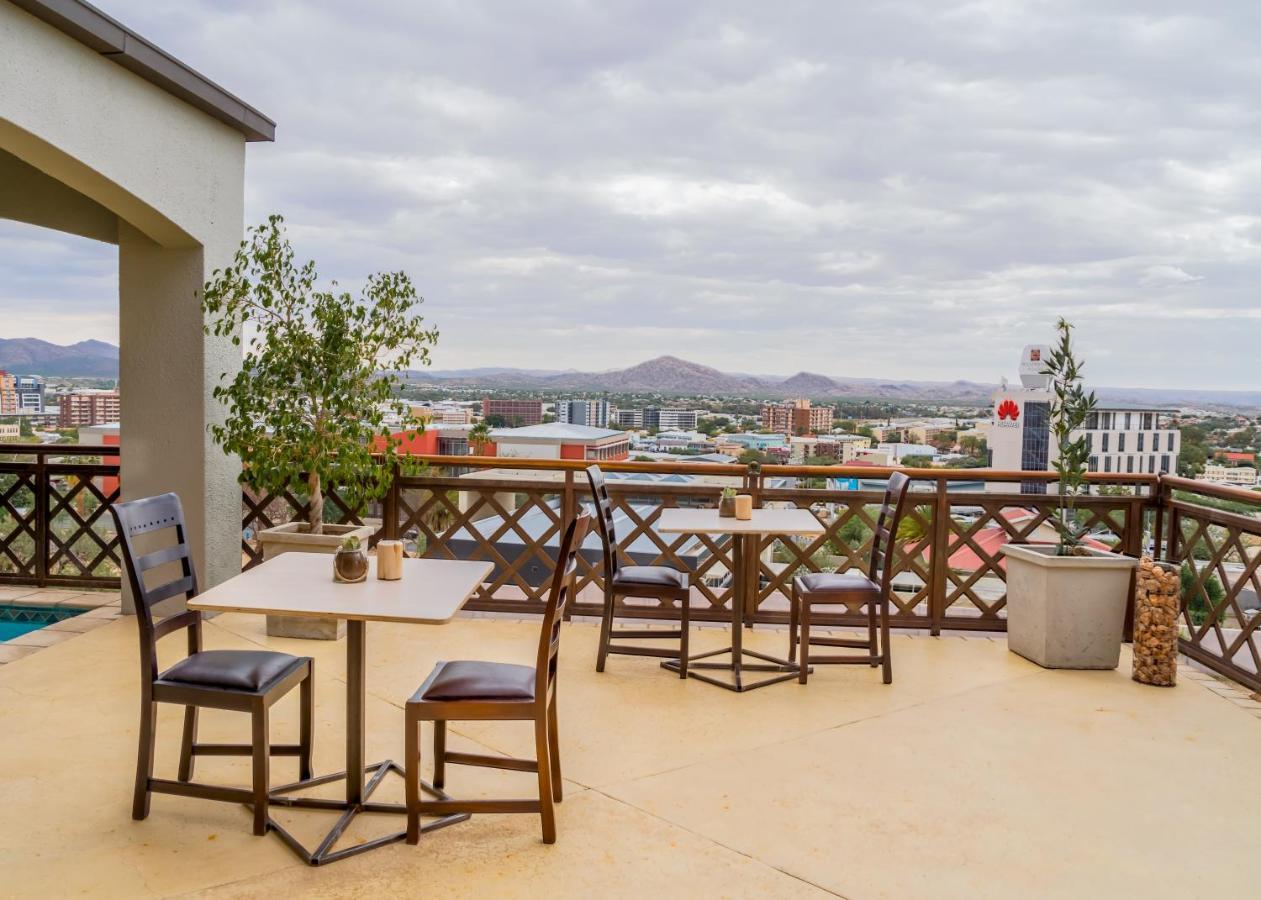 Haus Schwerinsburg Guest House Windhoek Luaran gambar