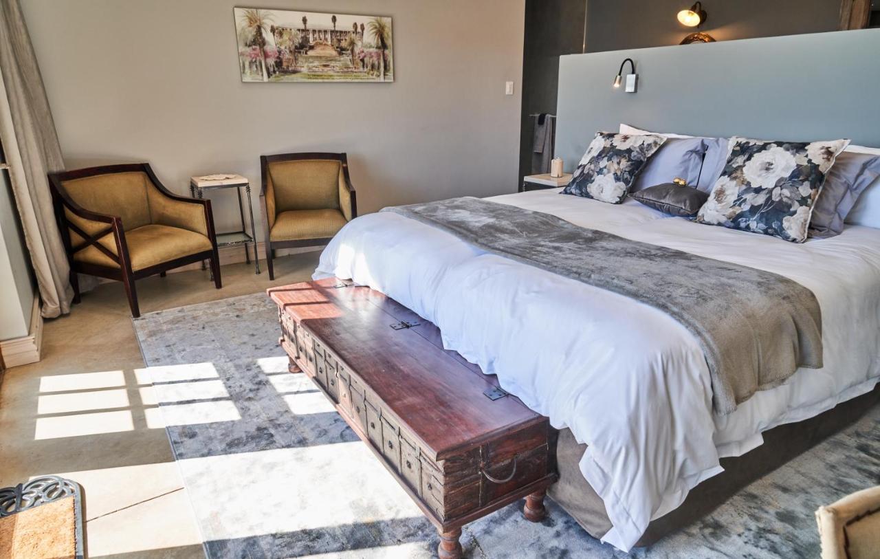 Haus Schwerinsburg Guest House Windhoek Luaran gambar